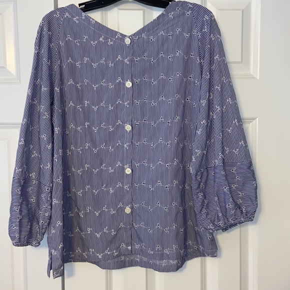 Ann Taylor LOFT Embroidered Button Back Top - Picture 2 of 2